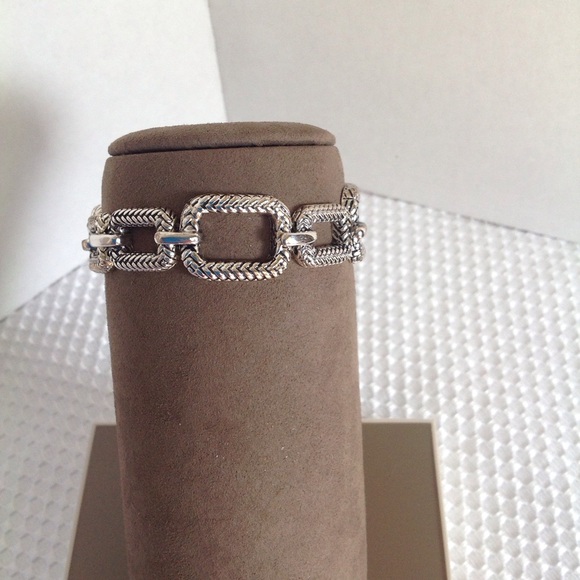 Silver-toned Links Expansion Bracelet - Picture 4 of 5